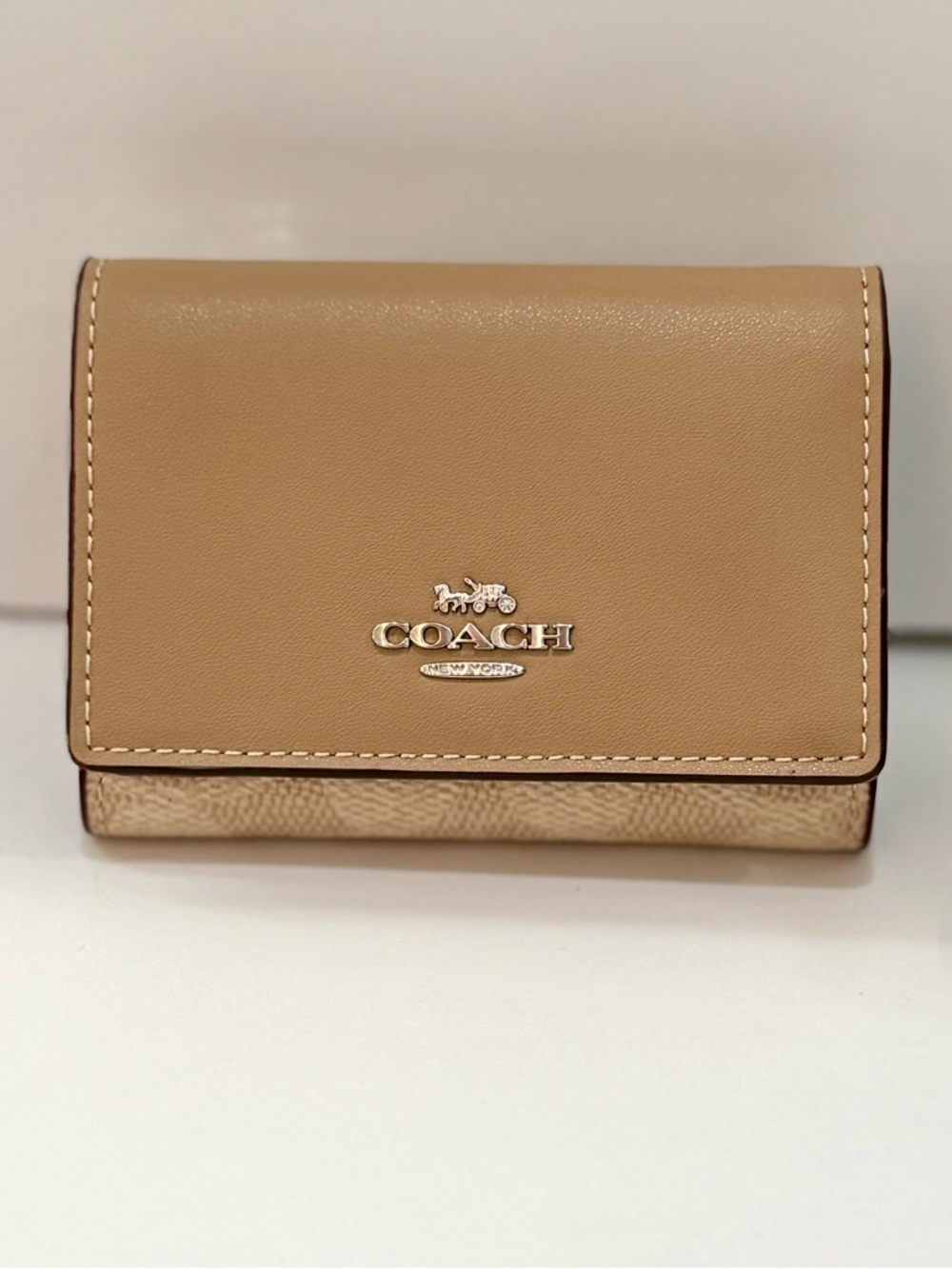 NWOT Coach Signature Trifold Wallet – Beige/Tan